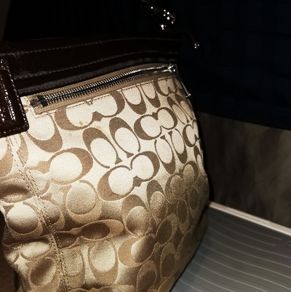 Purse - Picture 2 of 9